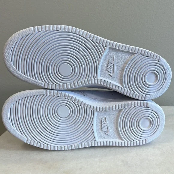 NWT Women’s Nike Court Vision Low - Picture 4 of 4